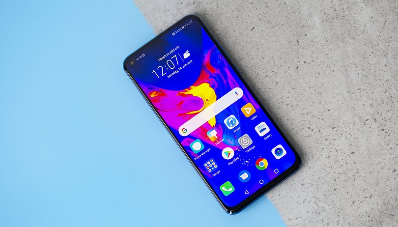 Honor 20 Pro outline renderings exposure: rear four shots, black and white blue