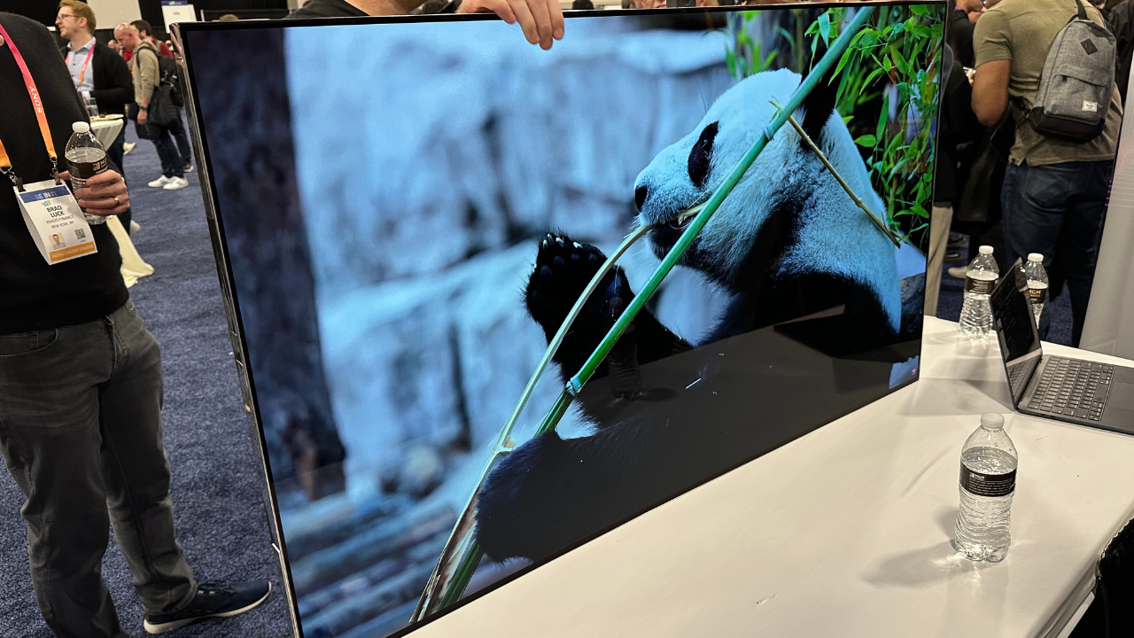 This is the World's first truly wireless smart TV